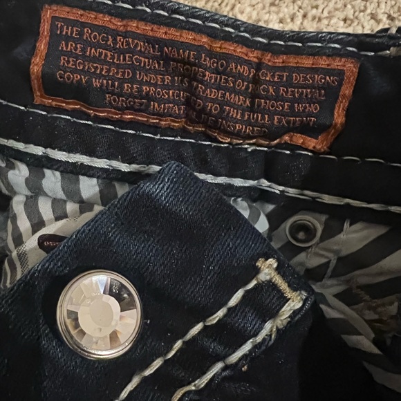 Rock Revival Straight Leg Jeans - Picture 9 of 10